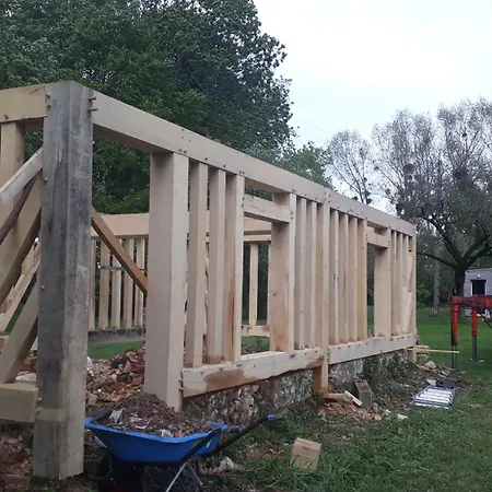 De Terre Et De Bois.