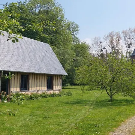 Holiday home De Terre Et De Bois. Eturqueraye